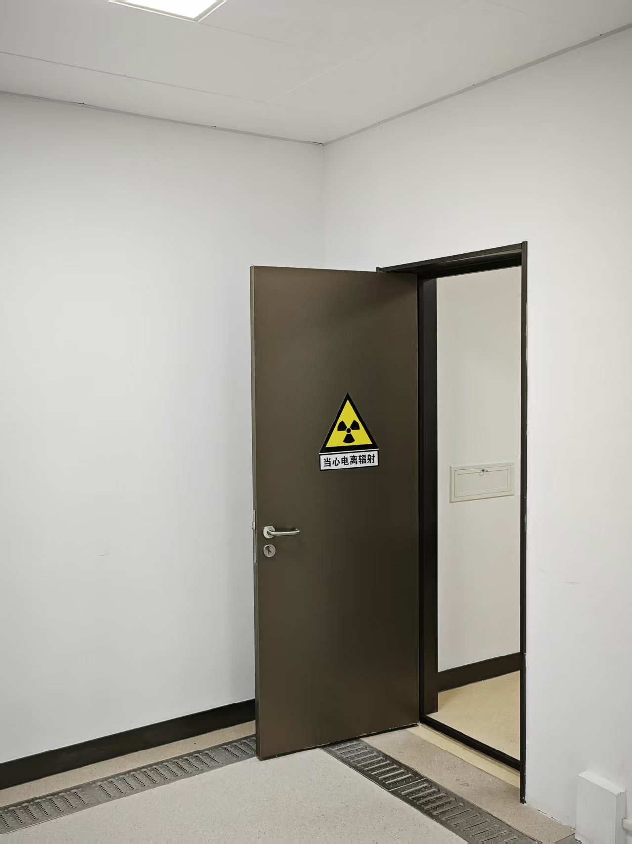 洛阳CT室手动单开防护铅门